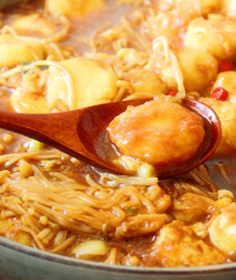 金針菇不要只做涼拌了，鮮美又爽滑的金針菇豆腐煲超級下飯