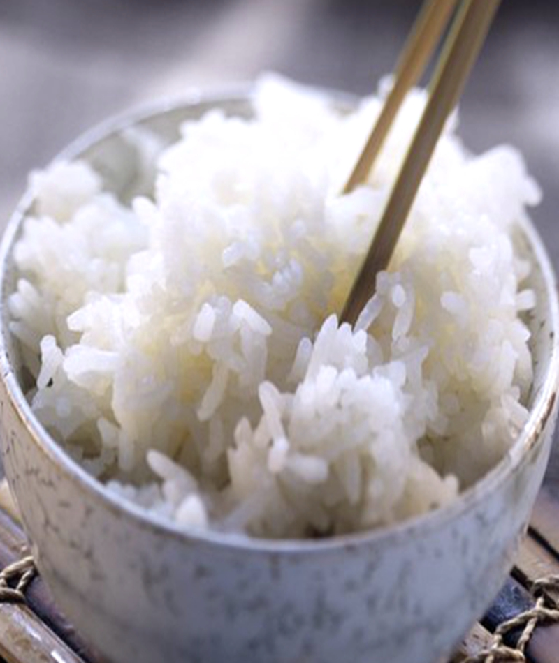 蒸米飯只加水是大錯，大廚教你正確做法，米飯粒粒分明松軟又香甜