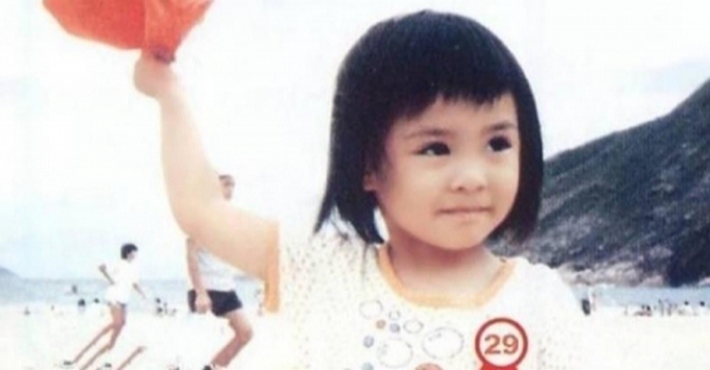 一歲喪父，母親改嫁，親戚不肯收留她，如今紅遍整個亞洲！